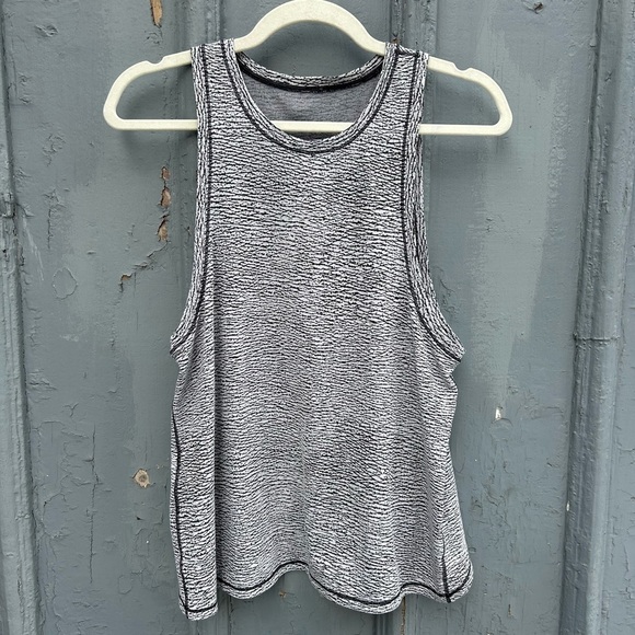 Lululemon Squad Goals Tank, size 8/10 - Picture 4 of 9